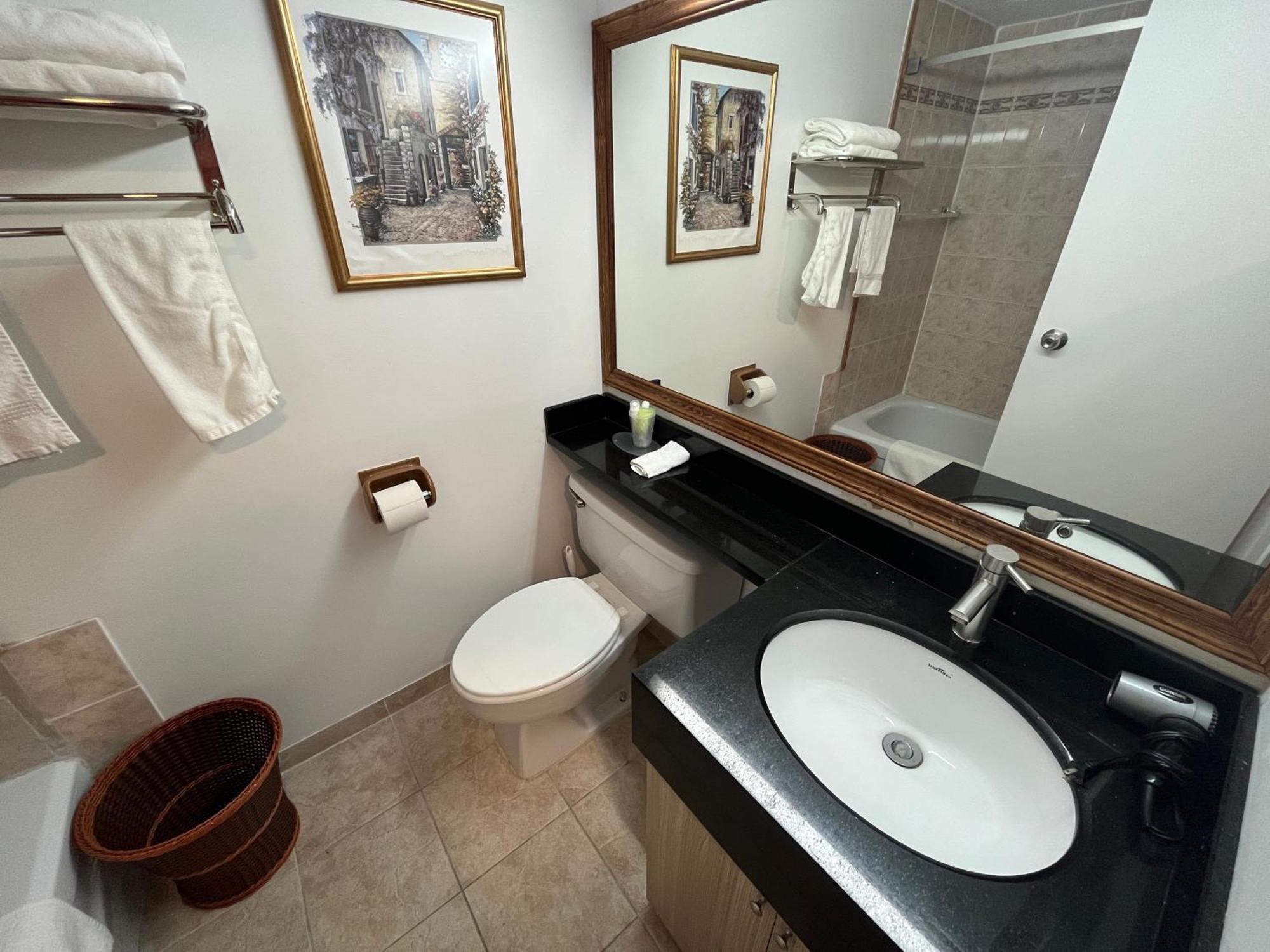 Hotel Cowansville Room photo
